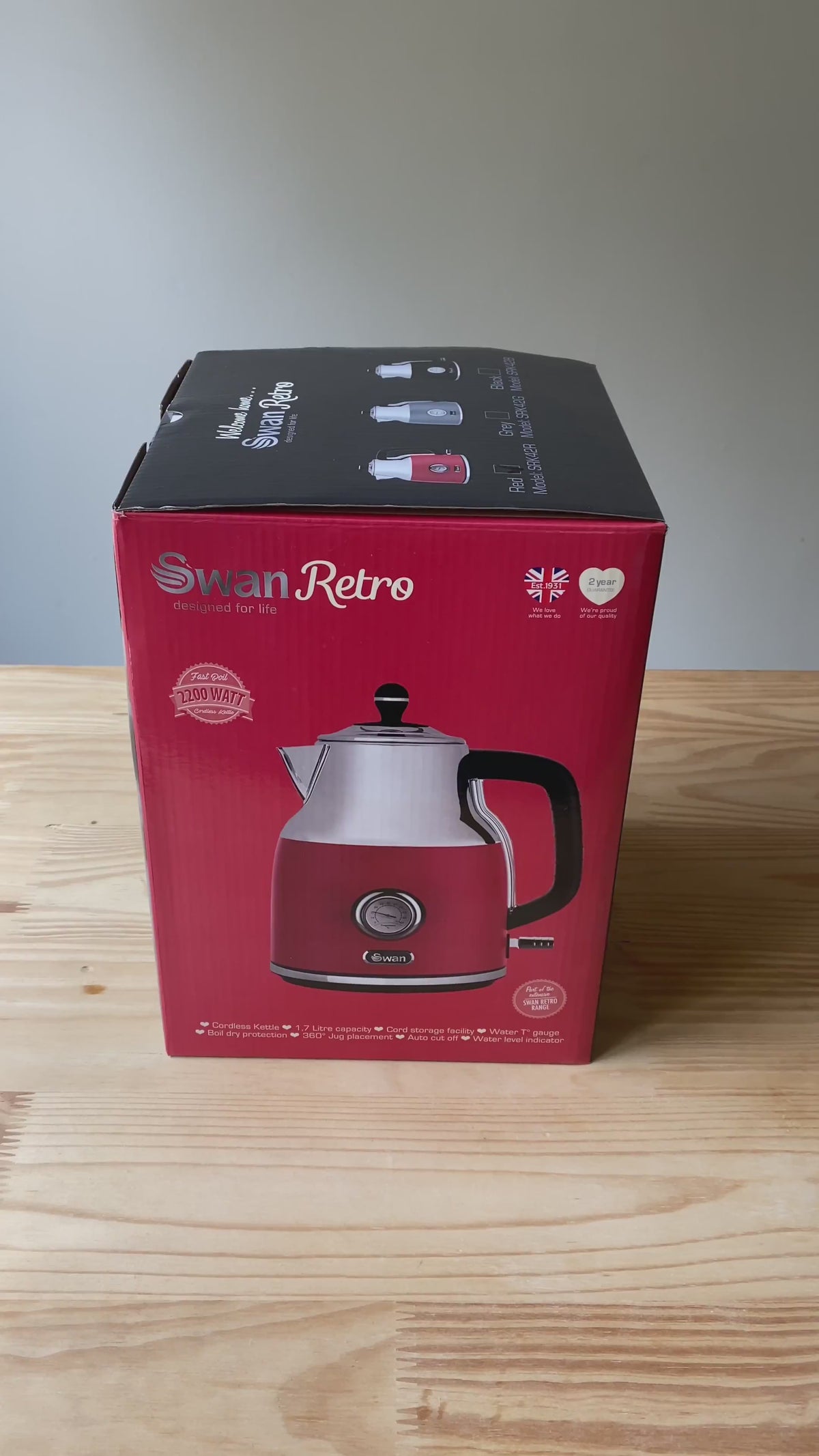 Swan 1,7 Litre Black Cordless Kettle With Temperature Gauge SRK42B