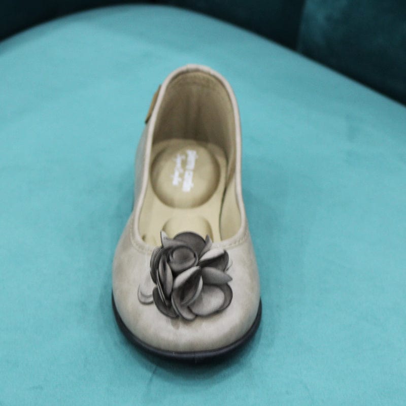 Pierre Cardin LADIES SHOES Pierre Cardin Paloma Flower Ladies Pumps Stone (6590947360857)