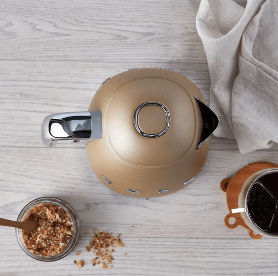 SMEG Electric Kettle | Matte Champagne