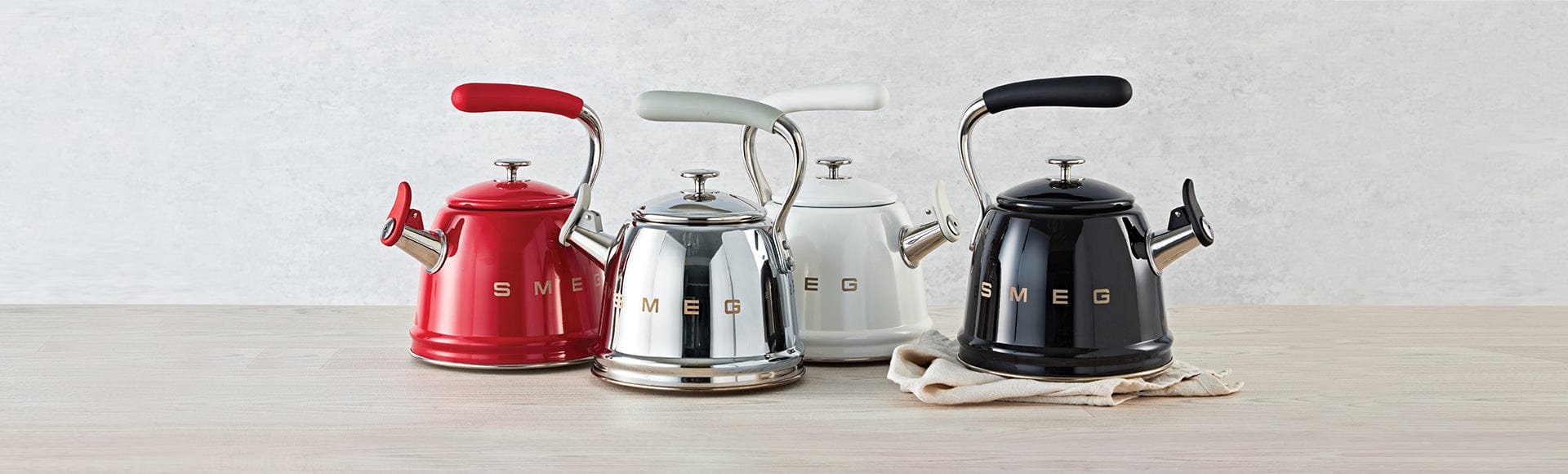 smeg KETTLE Smeg Whistling Kettle, 2.3 Litre Silver CKLW2001SS (7248183001177)