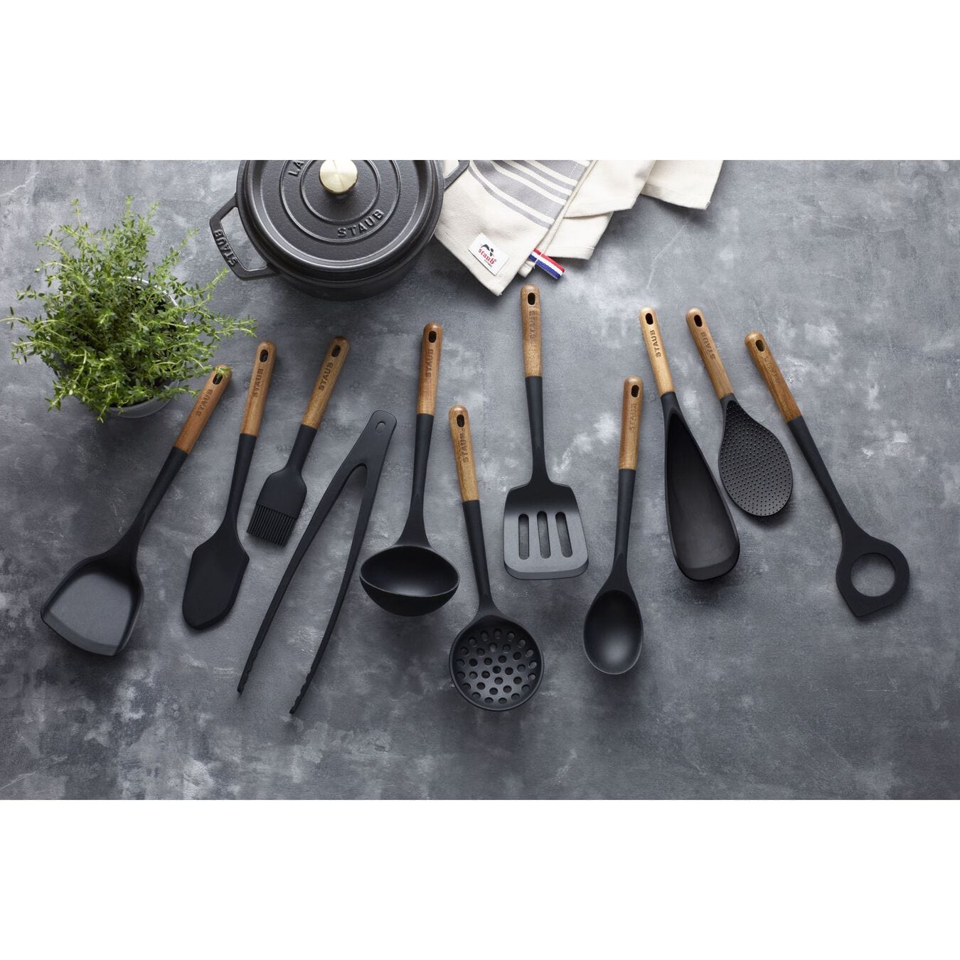 Staub CUTLERY Staub Staub Silicone Wok Turner 31cm STB-40503-1010-0 (7153979228249)
