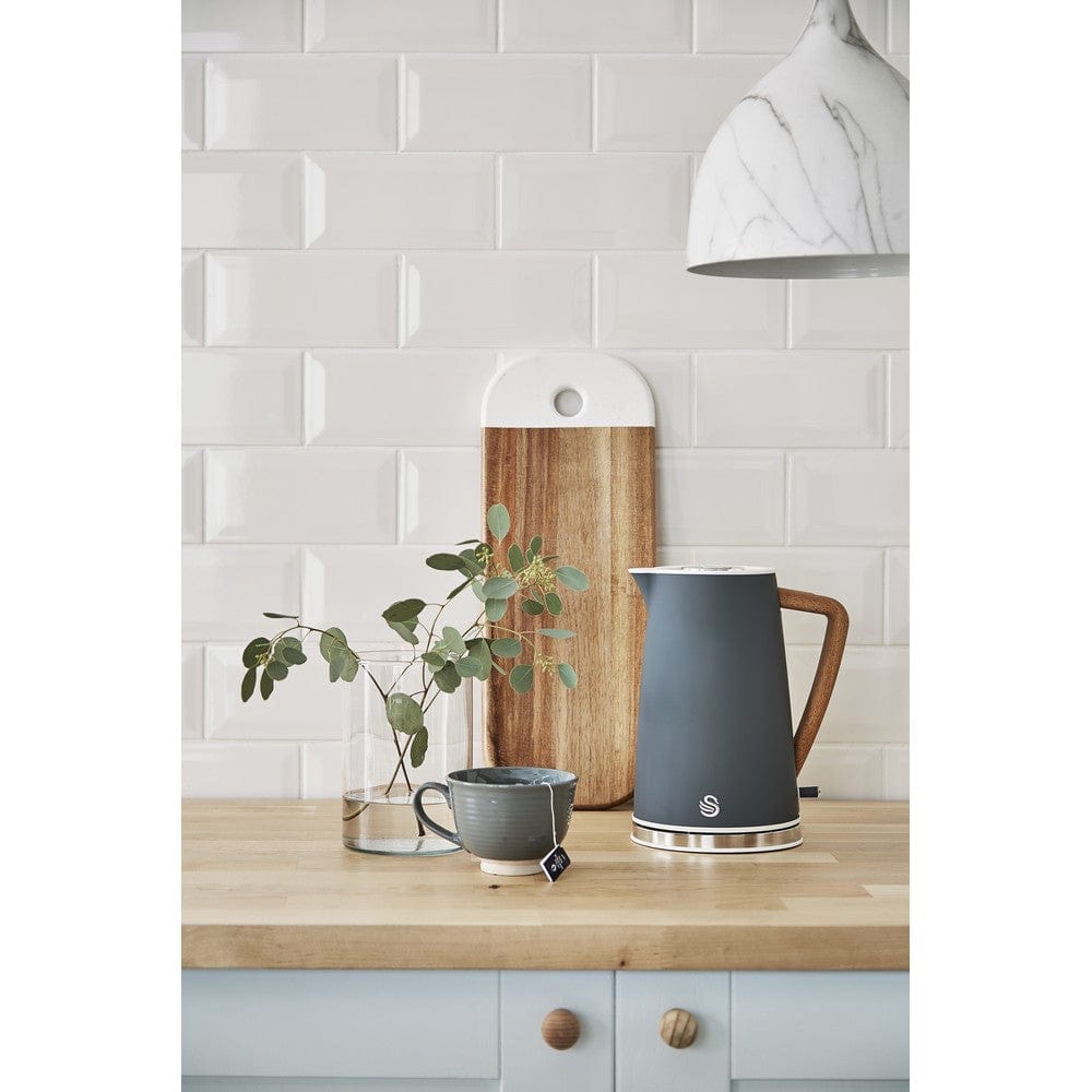 Swan KETTLE Swan Nordic 1,7 Litre Polished Stainless Steel Cordless Kettle SNK9G (6714150125657)