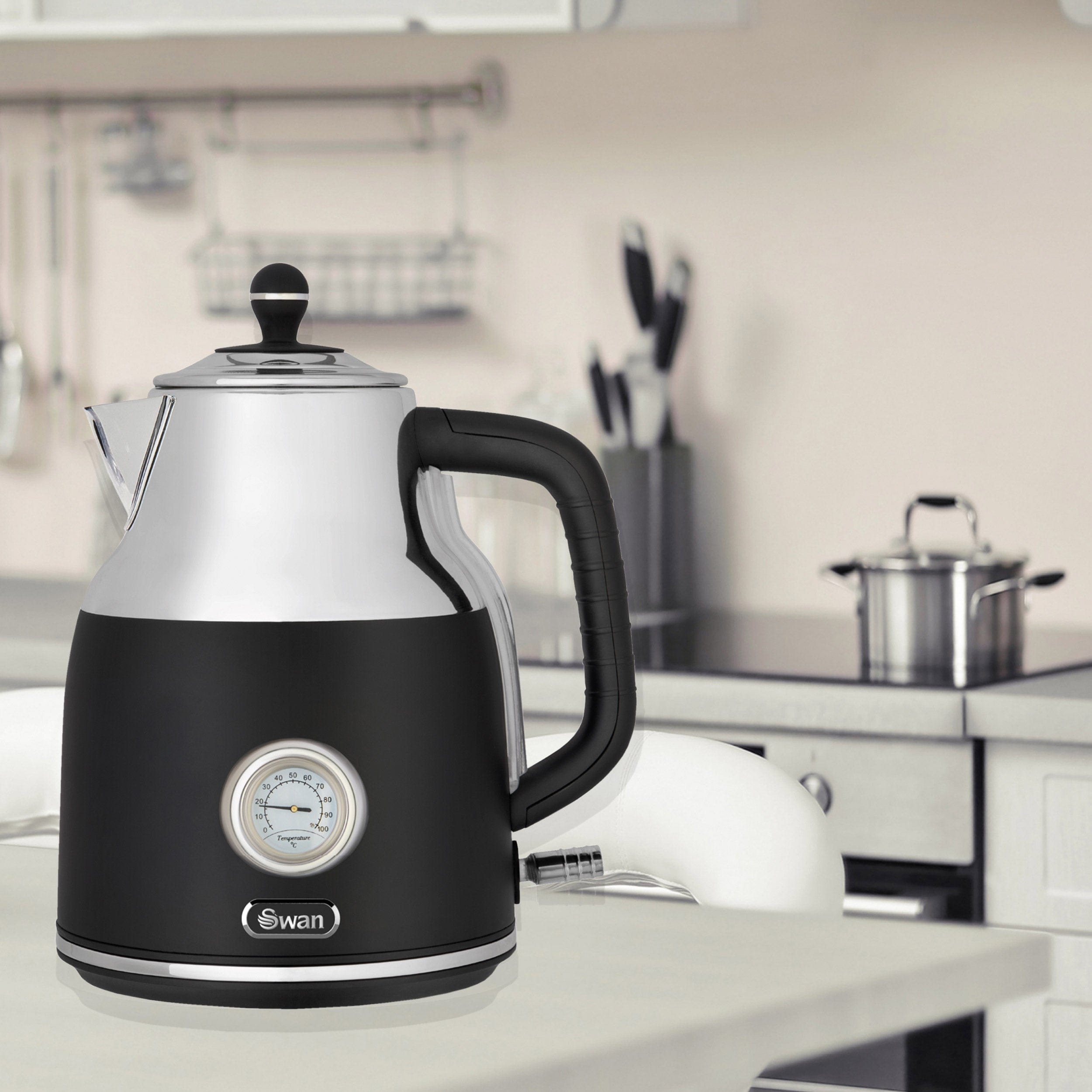 Swan TOASTER & KETTLE Swan 1,7 Litre Black Cordless Kettle With Temperature Gauge SRK42B (7229345988697)