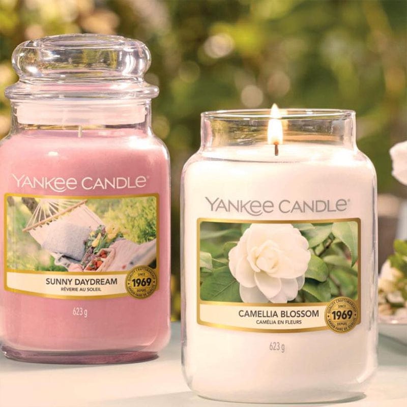 Yankee Candle Candle Yankee Candle Medium Jar Camellia Blossom 411g (6901660811353)